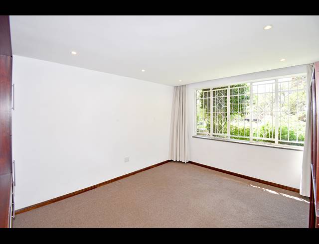 3 BEDROOM APARTMENT FOR SALE IN BIRDHAVEN